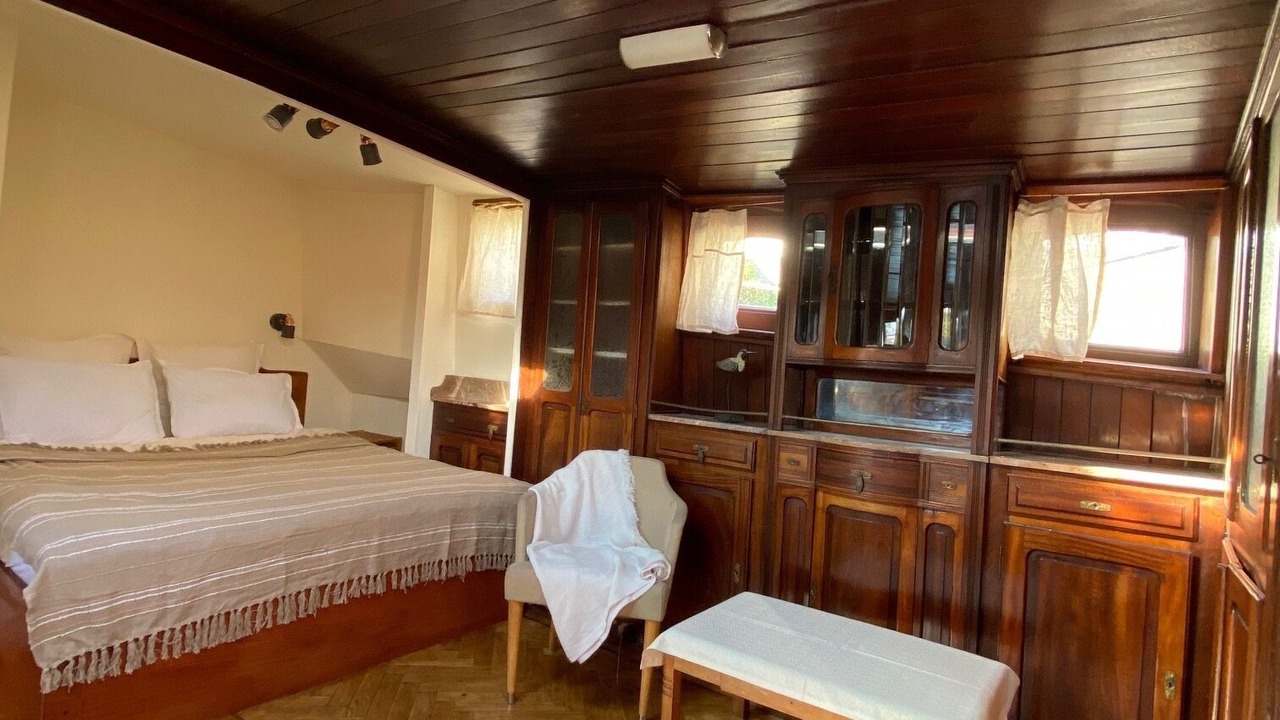 Photo of Bedroom in Republique–Point-du-Jour