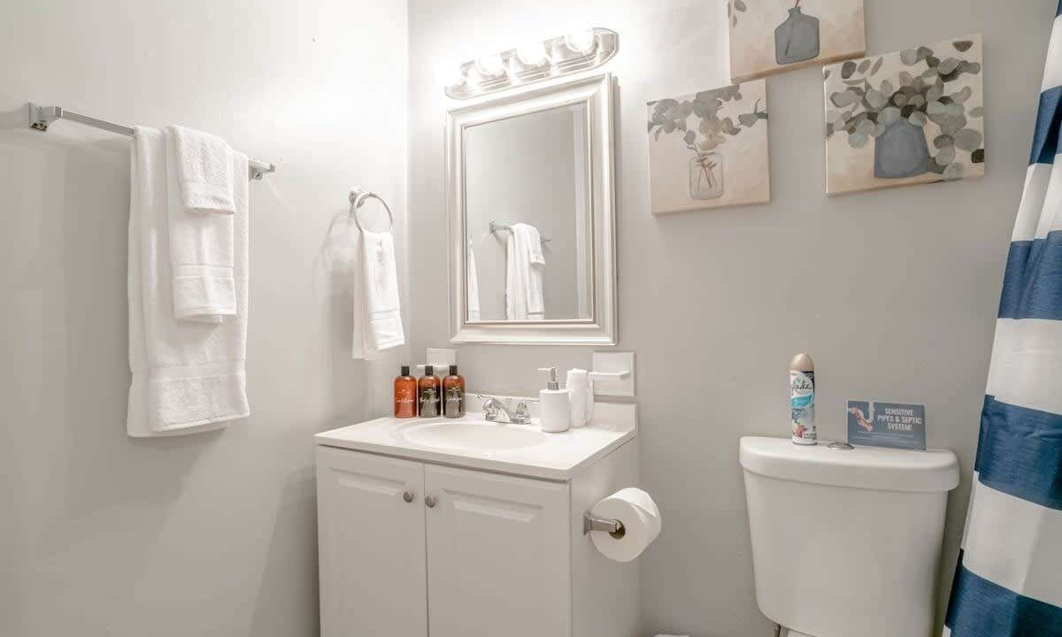 Photo of Bathroom in Mobile