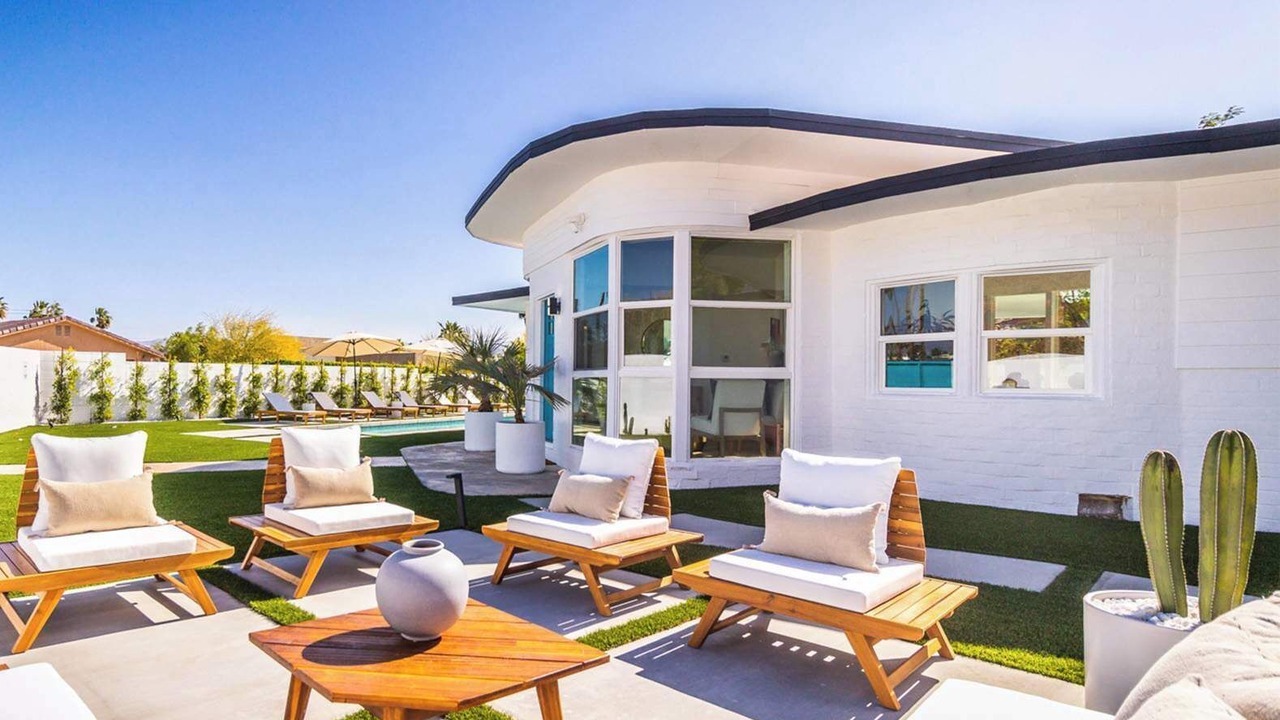 Photo of Patio Balcony in Racquet Club West