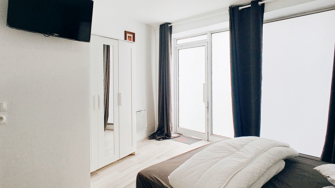 Photo of Bedroom in Saint-Lambert
