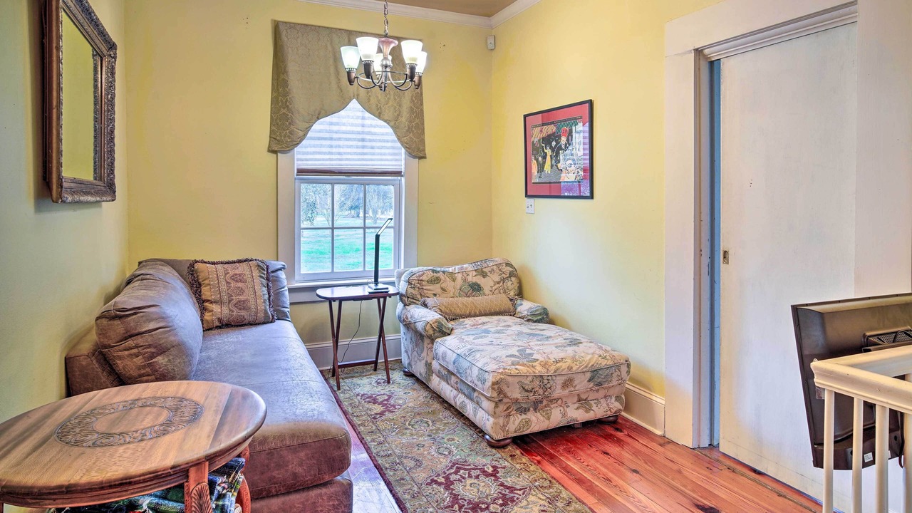 Photo of Livingroom in New Roads