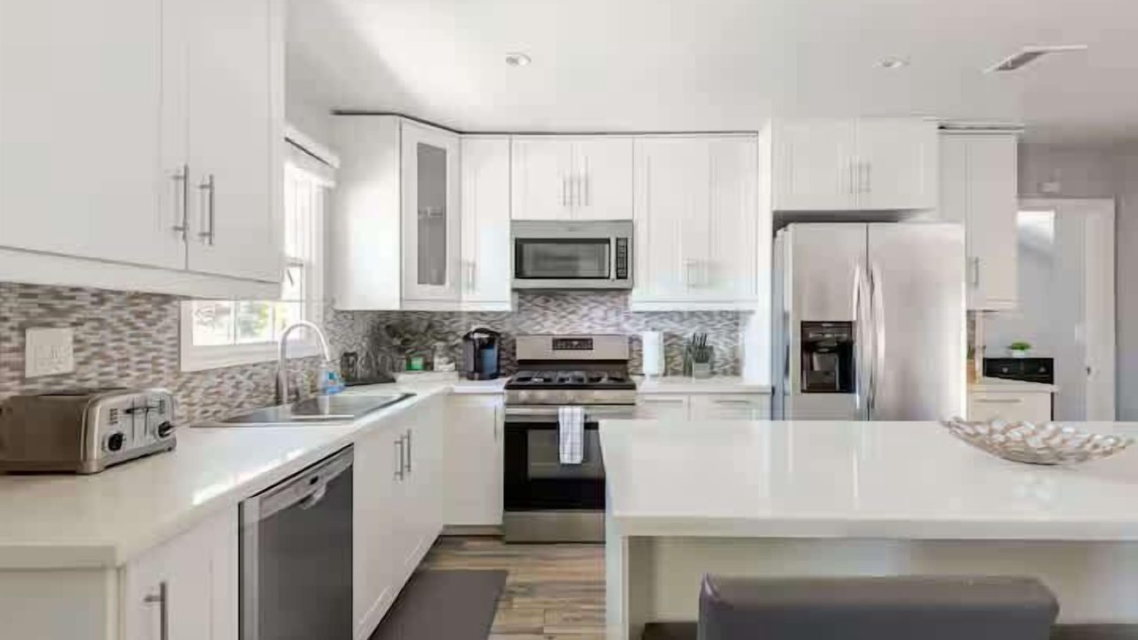 Photo of Kitchen in Lake Balboa