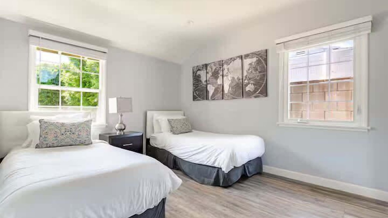 Photo of Bedroom in Lake Balboa