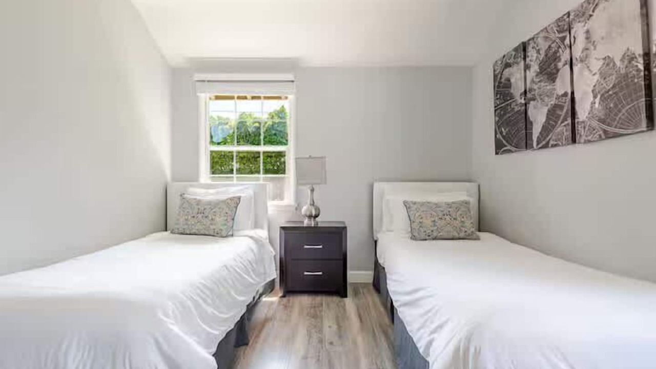 Photo of Bedroom in Lake Balboa