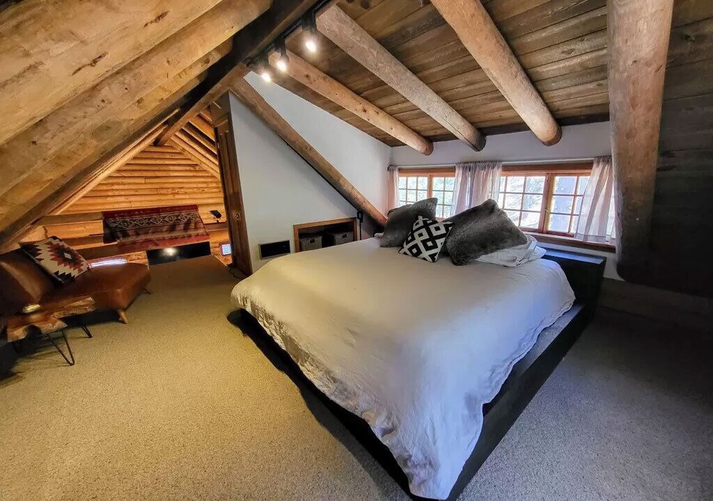 Photo of Bedroom in Pine Mountain Club