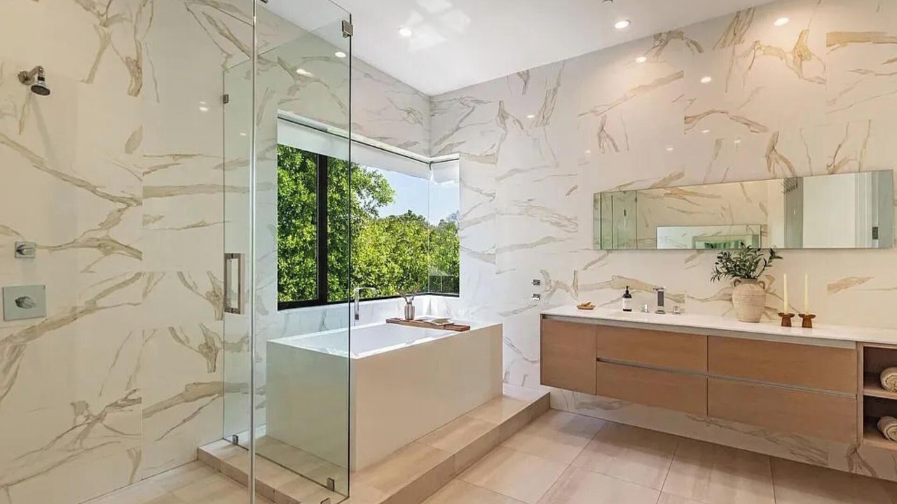 Photo of Bathroom in Beverly Grove