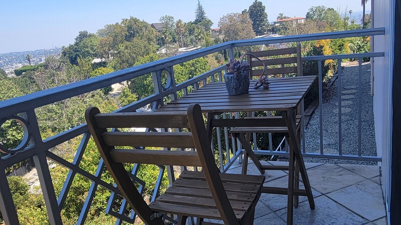 Photo of Others in Hollywood Hills
