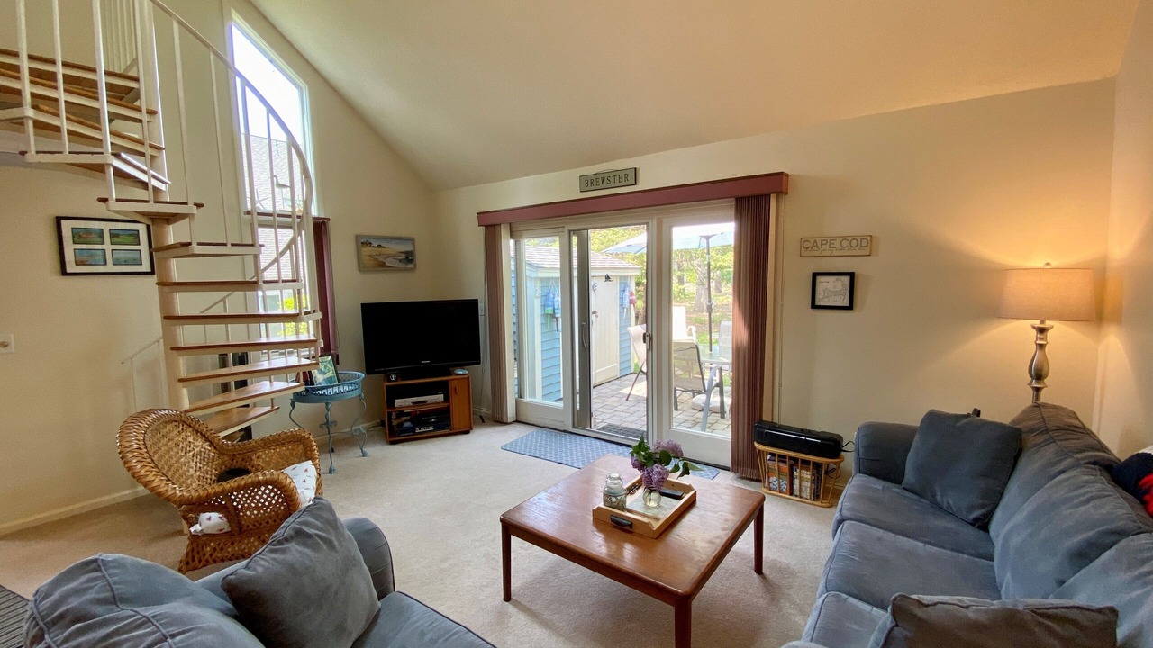 Photo of Livingroom in Brewster