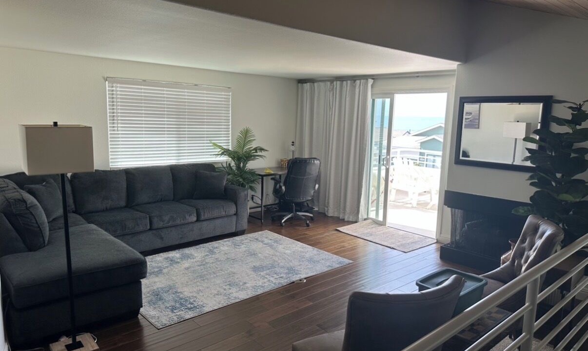 Photo of Livingroom in Silver Strand