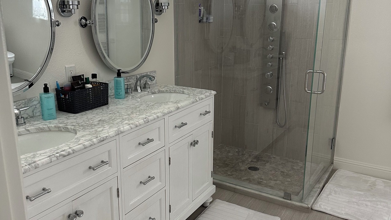 Photo of Bathroom in Silver Strand