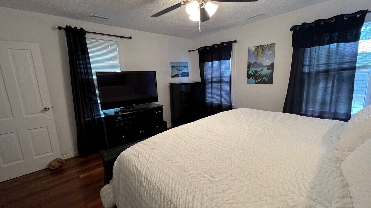 Photo of Bedroom in Historic District