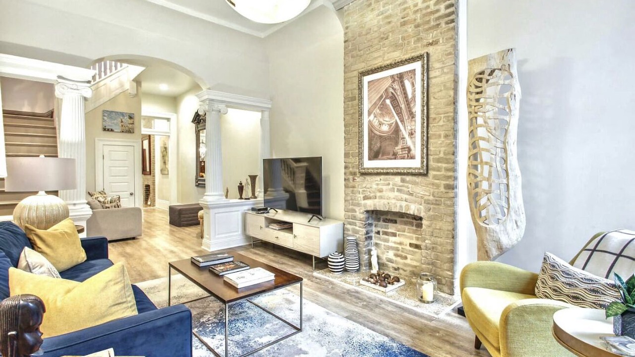 Photo of Livingroom in Mid-City
