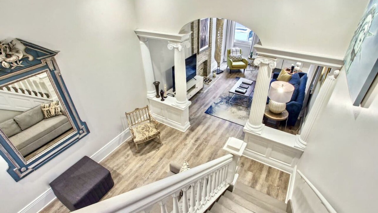 Photo of Livingroom in Mid-City