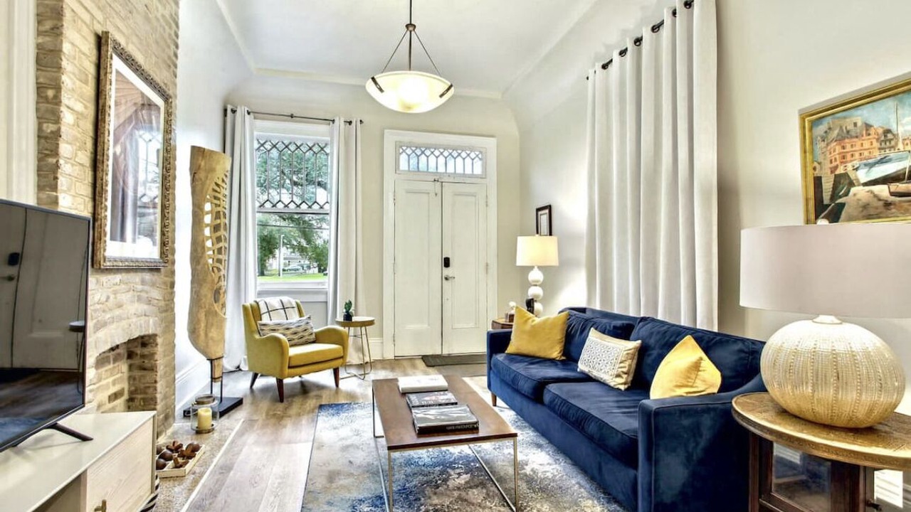 Photo of Livingroom in Mid-City