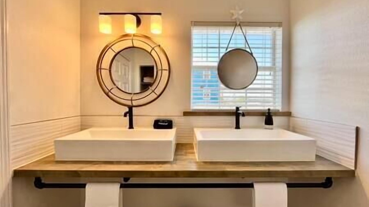 Photo of Bathroom in Shoreline Park