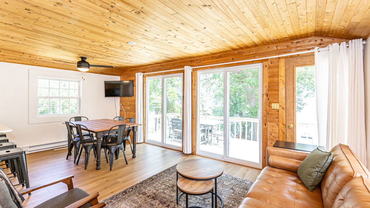 Photo of Livingroom in Detroit Lakes
