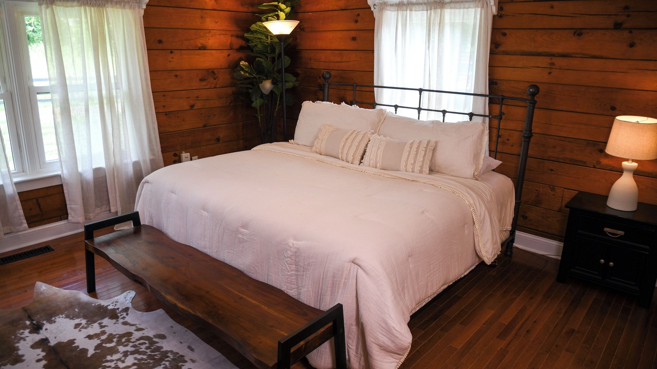 Photo of Bedroom in Round Hill