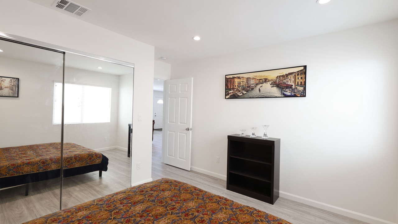 Photo of Bedroom in Northridge