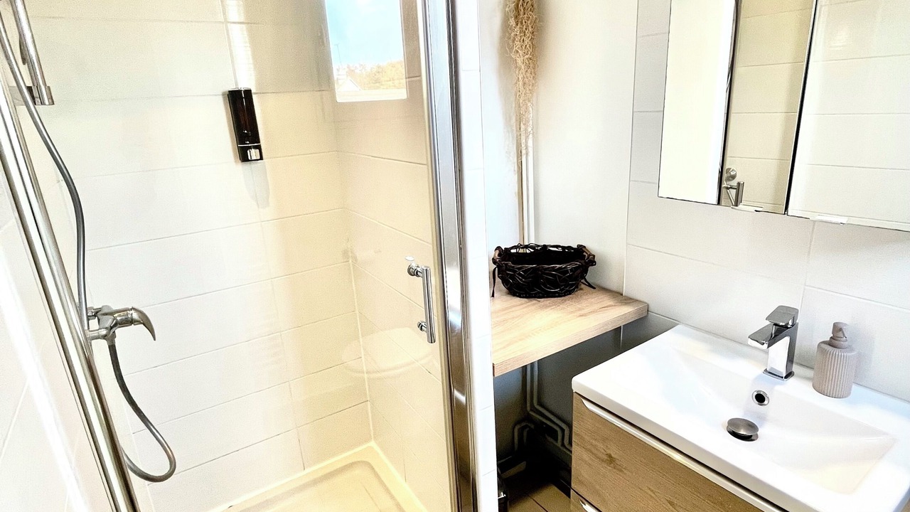 Photo of Bathroom in Lamorlaye