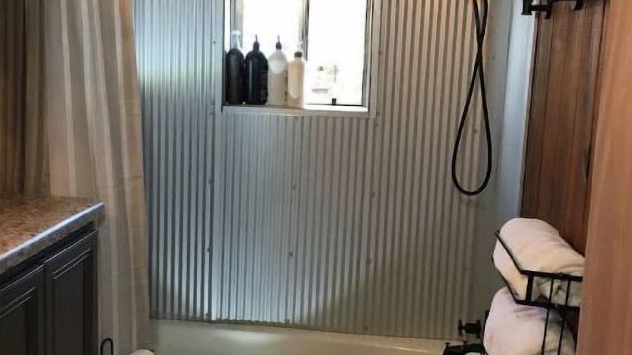Photo of Bathroom in Escatawpa