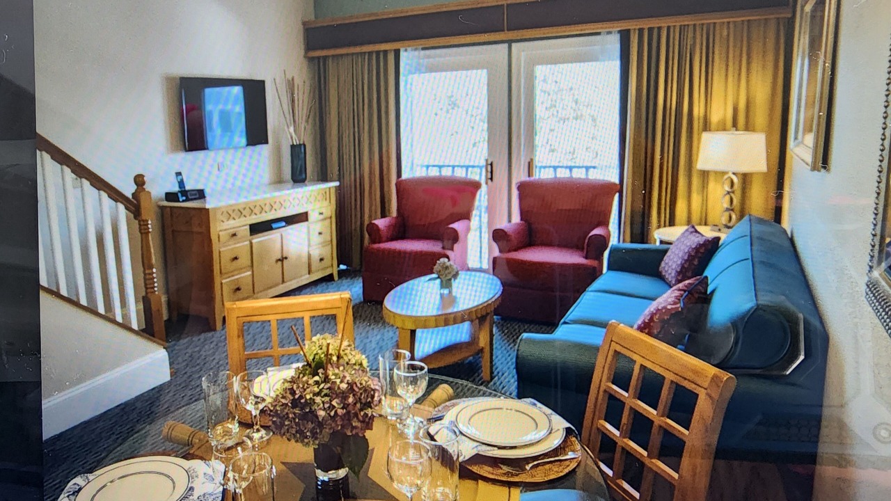 Photo of Livingroom in West Yarmouth