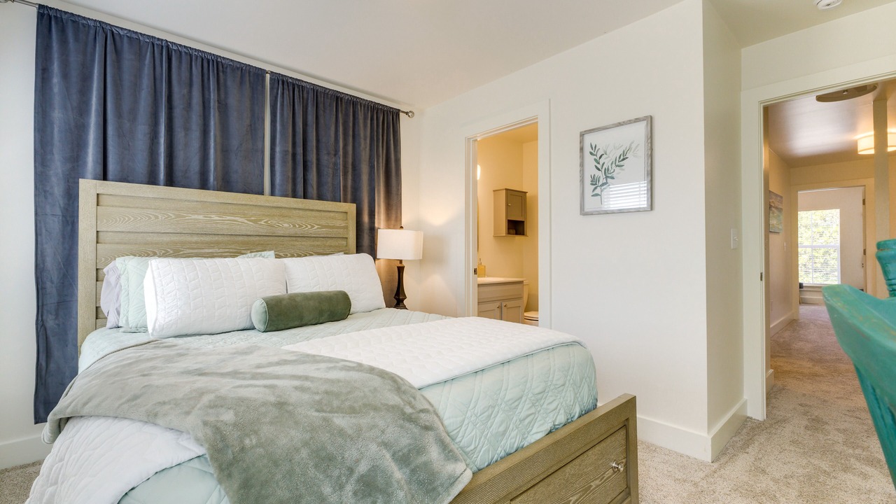 Photo of Bedroom in Ocean Springs