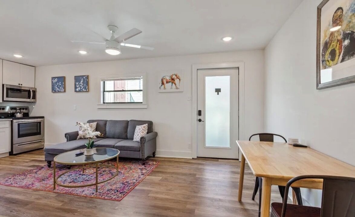 Photo of Livingroom in South 7th Ward