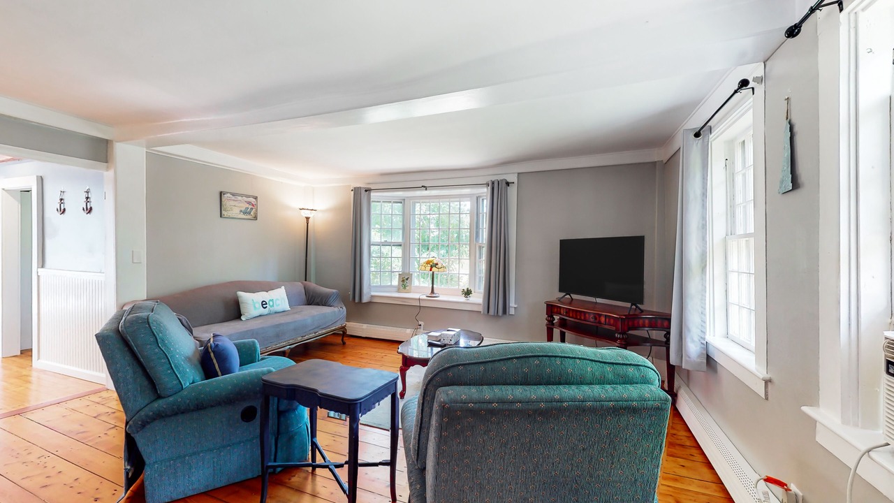 Photo of Livingroom in Sagamore Beach