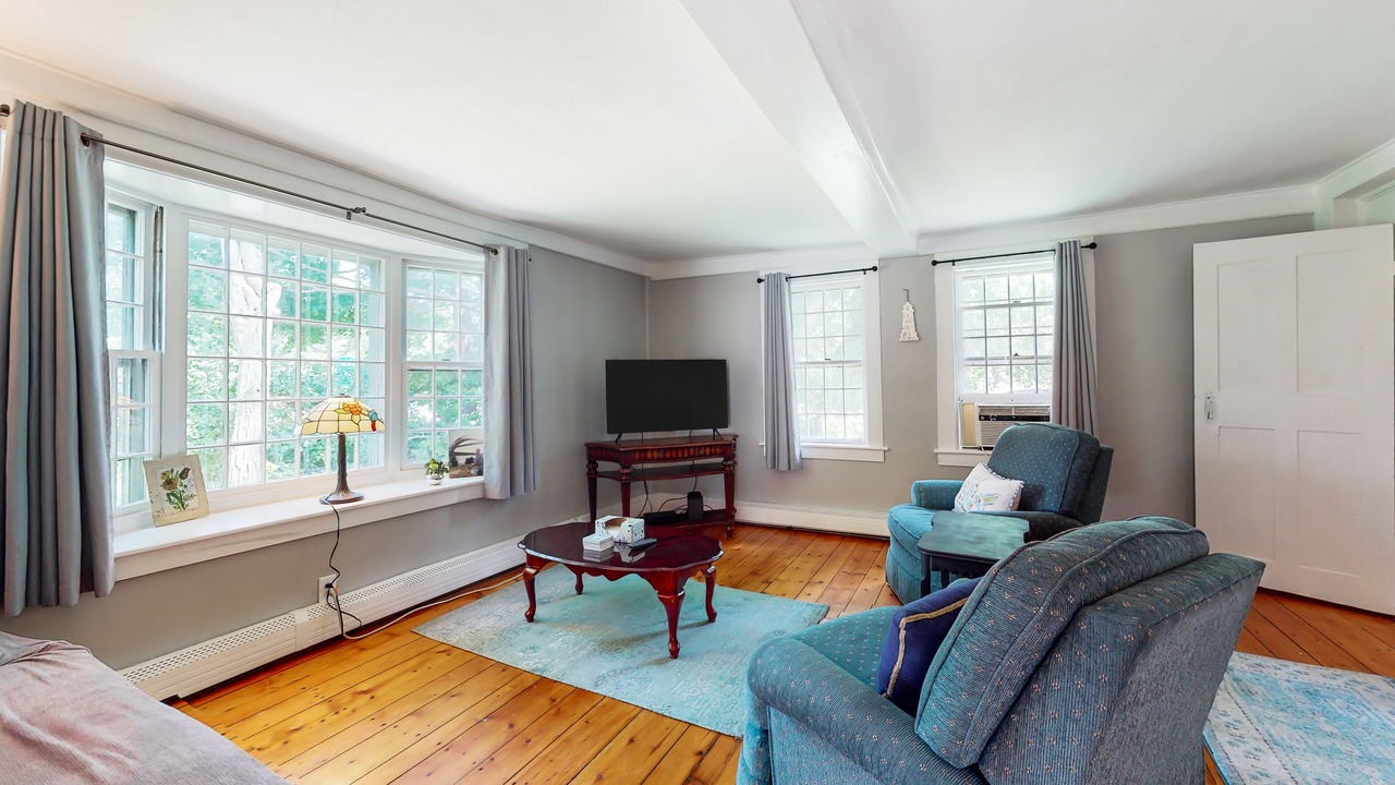 Photo of Livingroom in Sagamore Beach