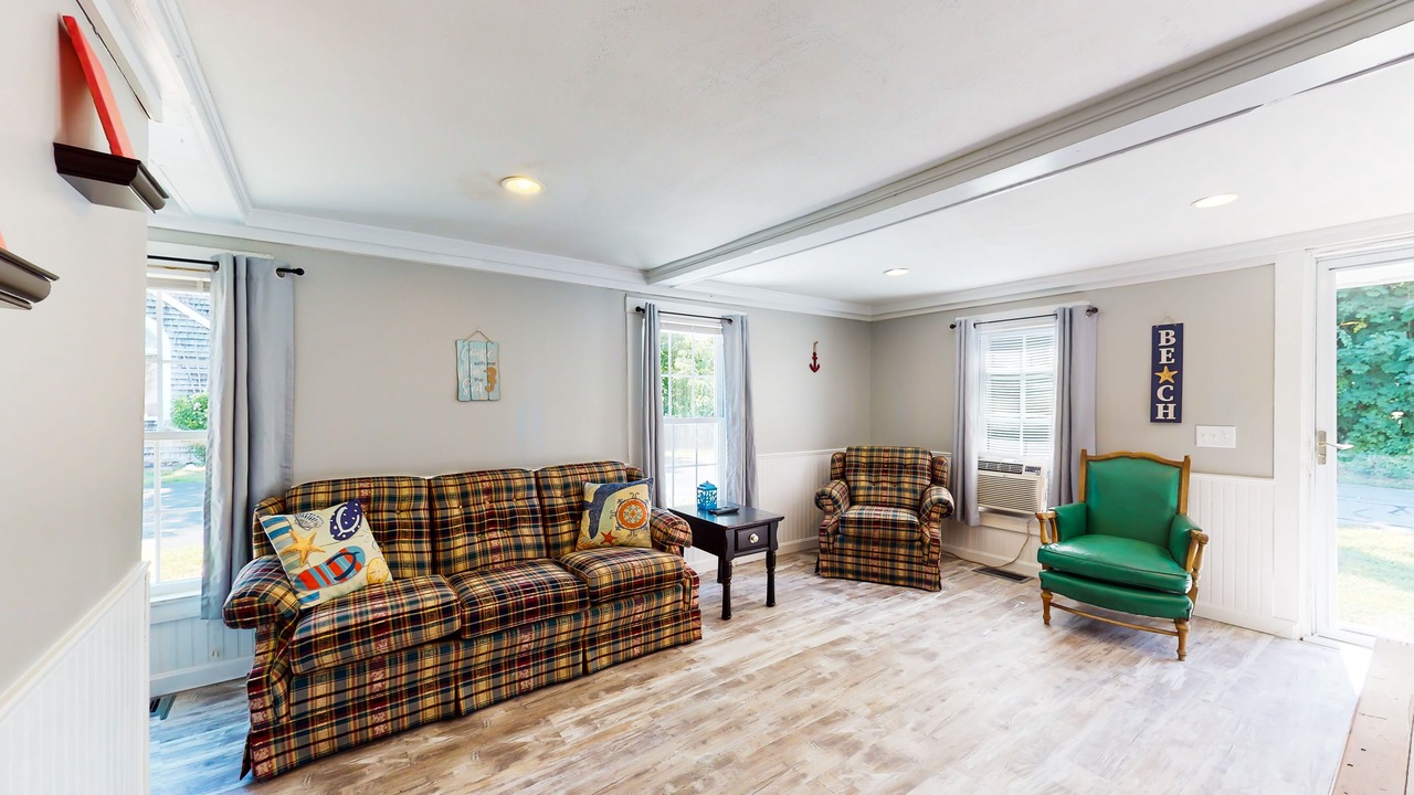 Photo of Livingroom in Sagamore Beach