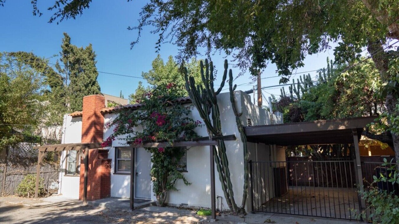 Photo of Outdoor in Toluca Lake