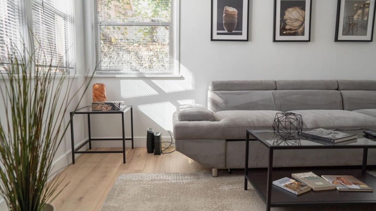 Photo of Livingroom in Toluca Lake
