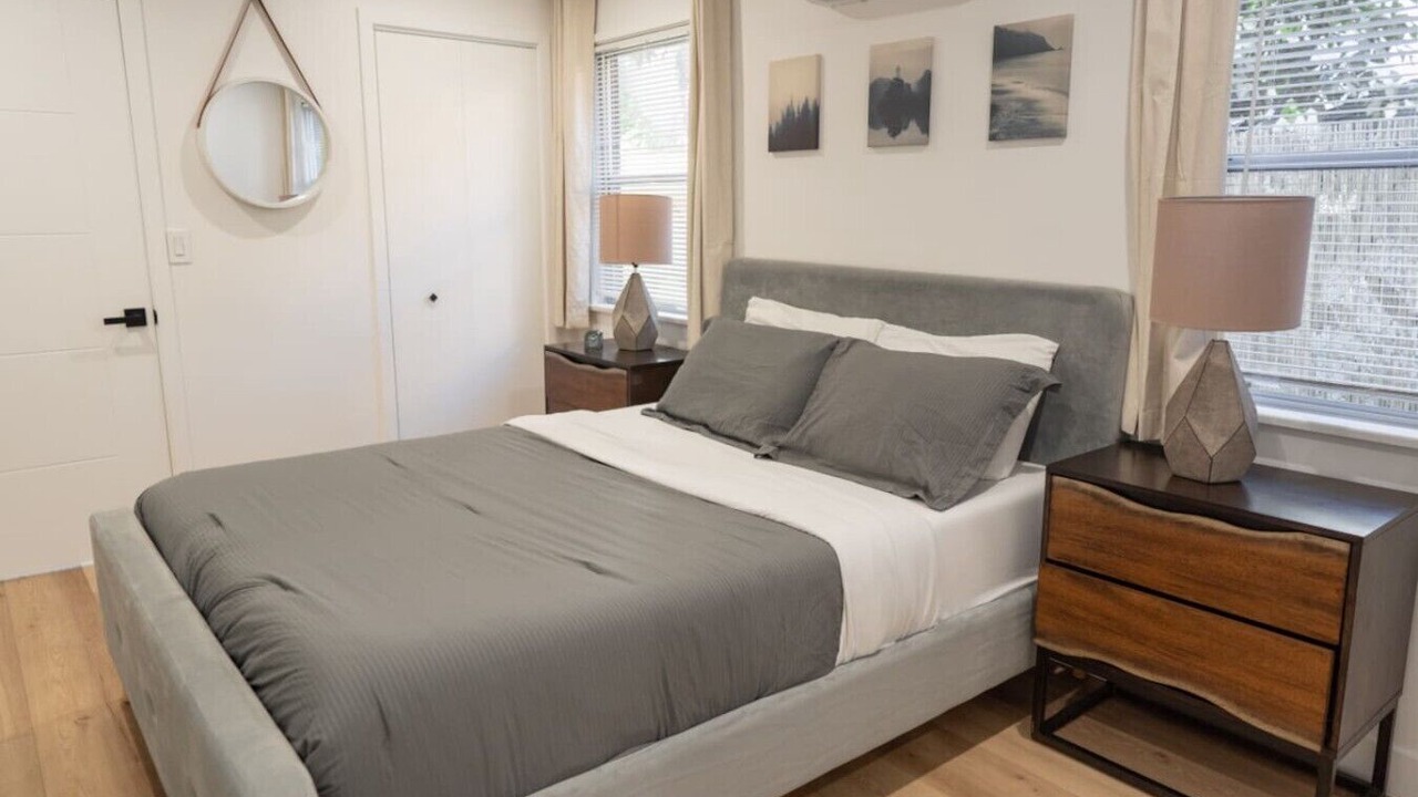 Photo of Bedroom in Toluca Lake
