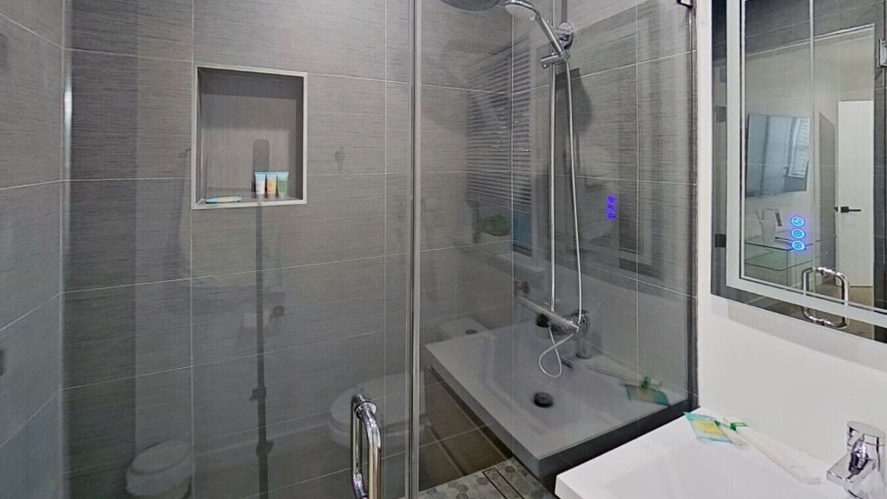 Photo of Bathroom in Toluca Lake