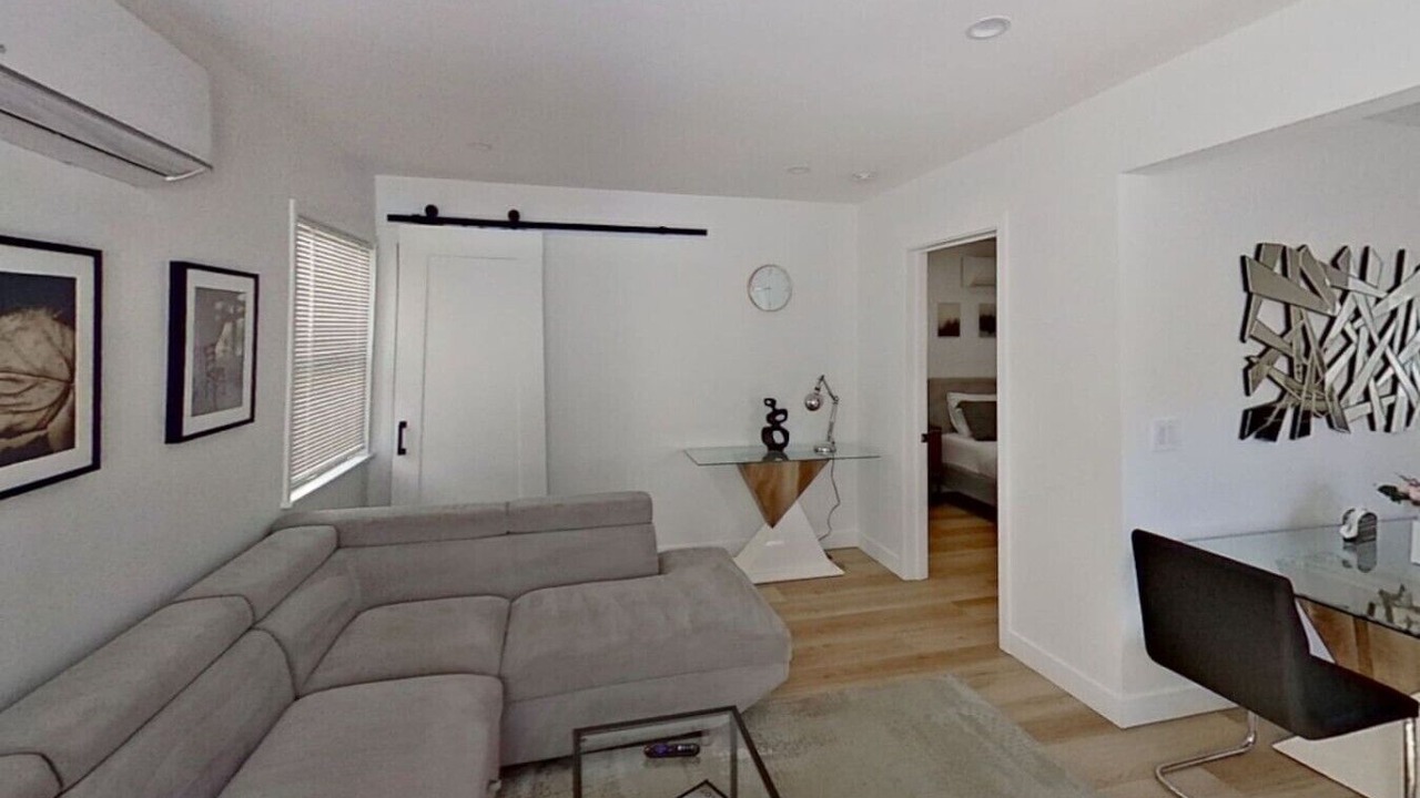 Photo of Livingroom in Toluca Lake