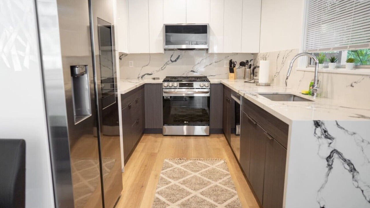Photo of Kitchen in Toluca Lake