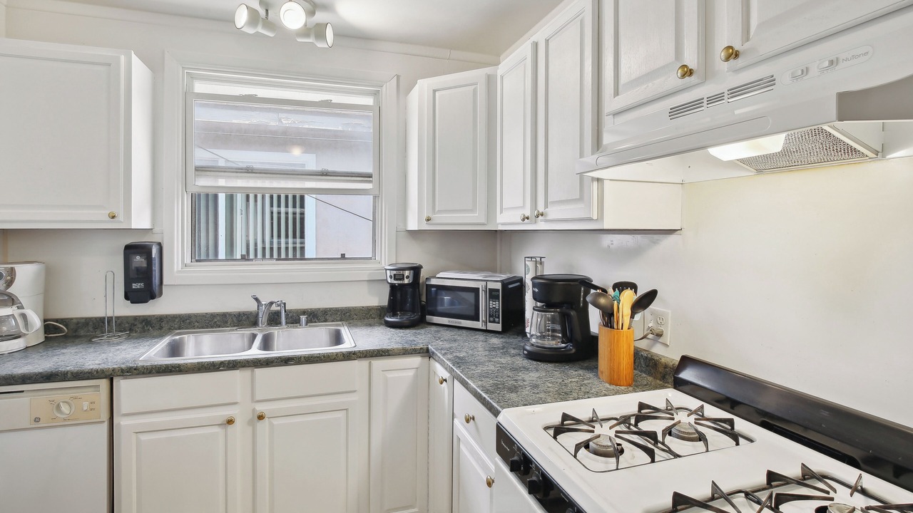 Photo of Kitchen in Alamitos Beach