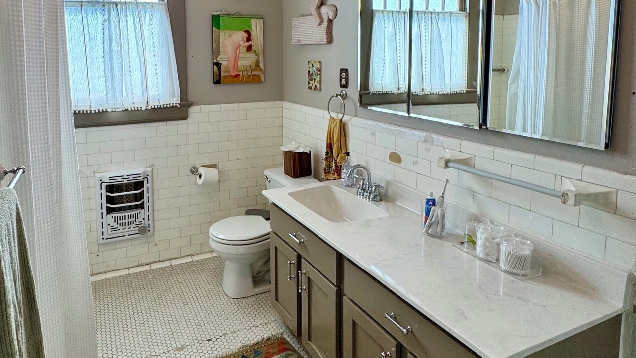 Photo of Bathroom in Broadmoor