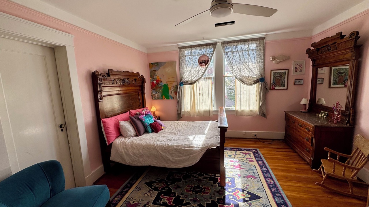 Photo of Bedroom in Broadmoor