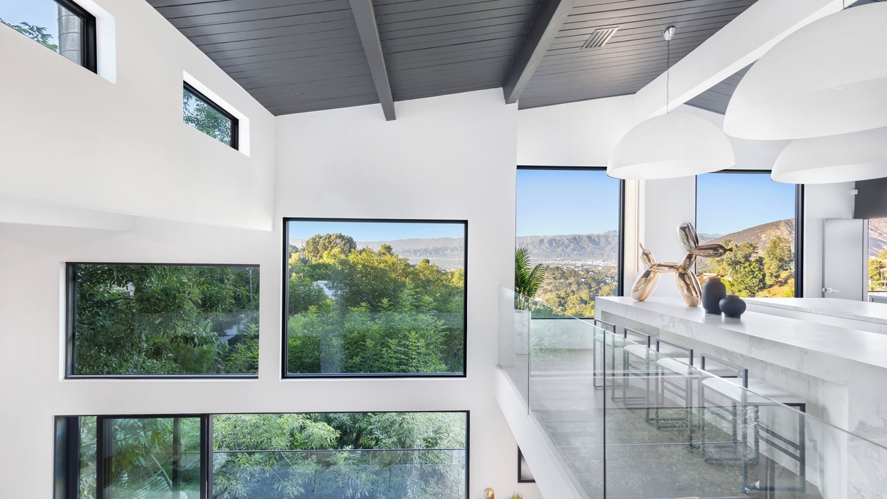 Photo of Others in Hollywood Hills