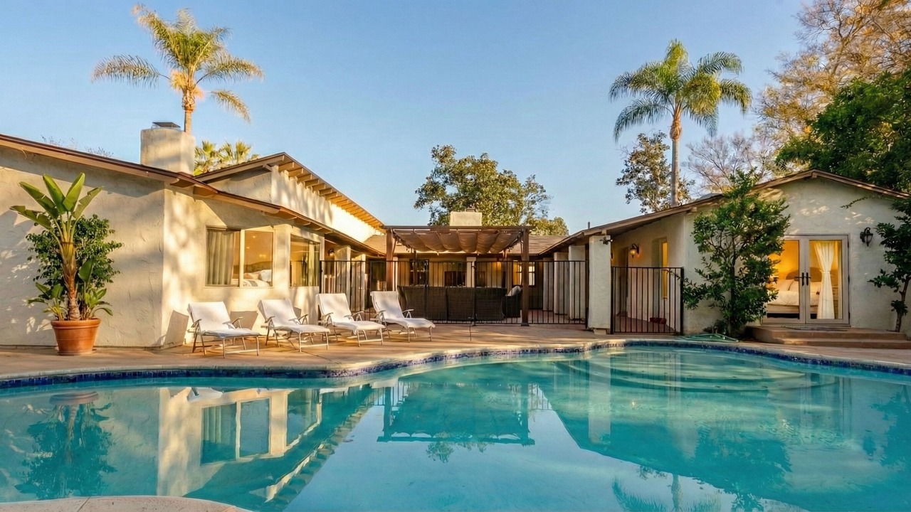 Photo of Outdoor in Toluca Lake