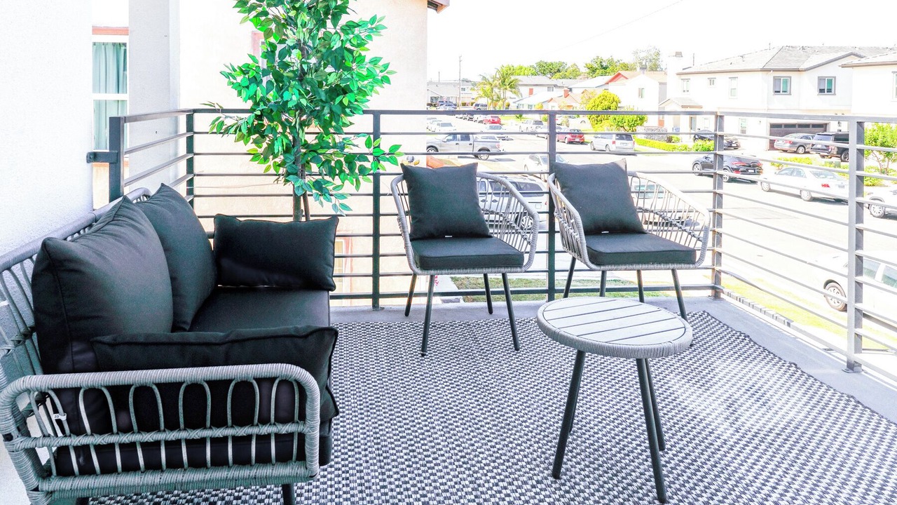 Photo of Patio Balcony in Midway City