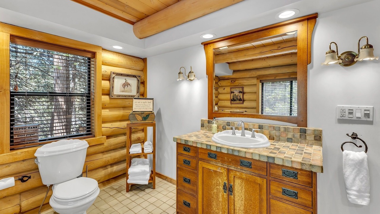 Photo of Bathroom in Idyllwild