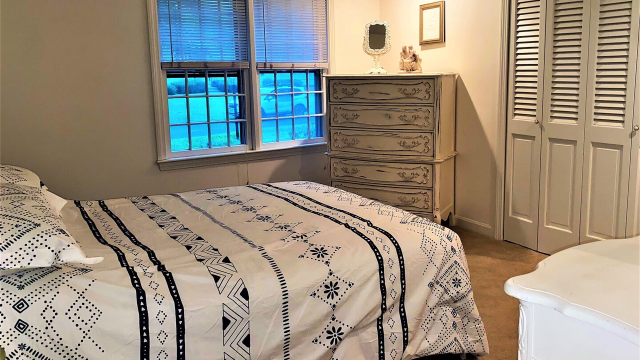 Photo of Bedroom in Centerville