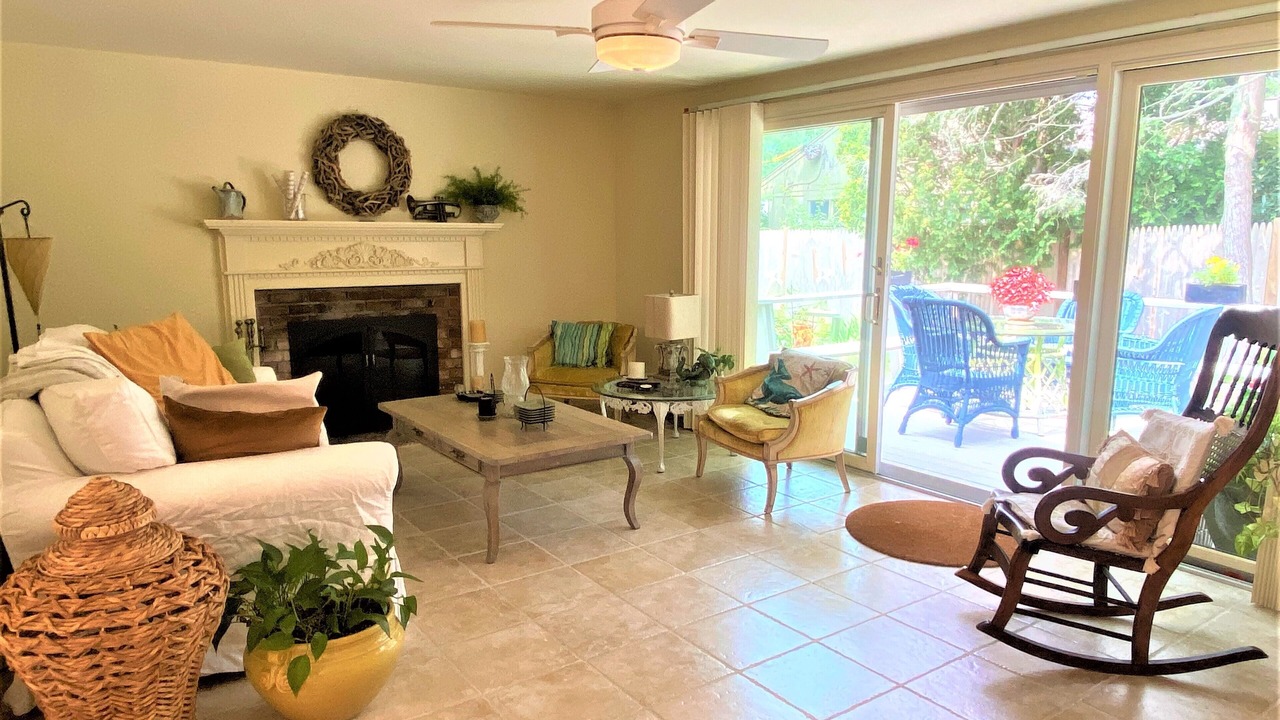 Photo of Livingroom in Centerville