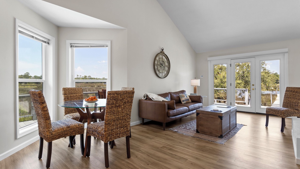 Photo of Livingroom in Ocean Springs