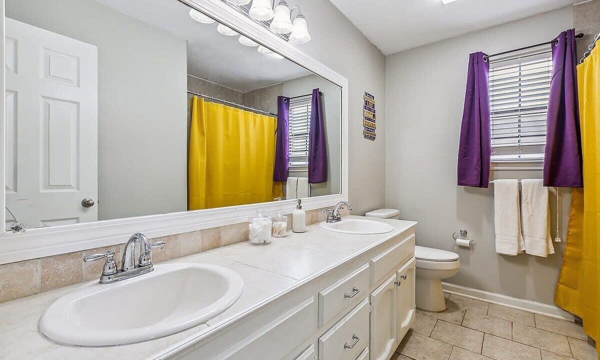 Photo of Bathroom in Highlands - Perkins