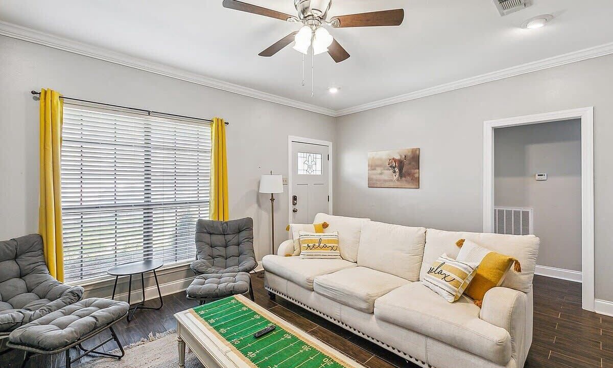 Photo of Livingroom in Highlands - Perkins