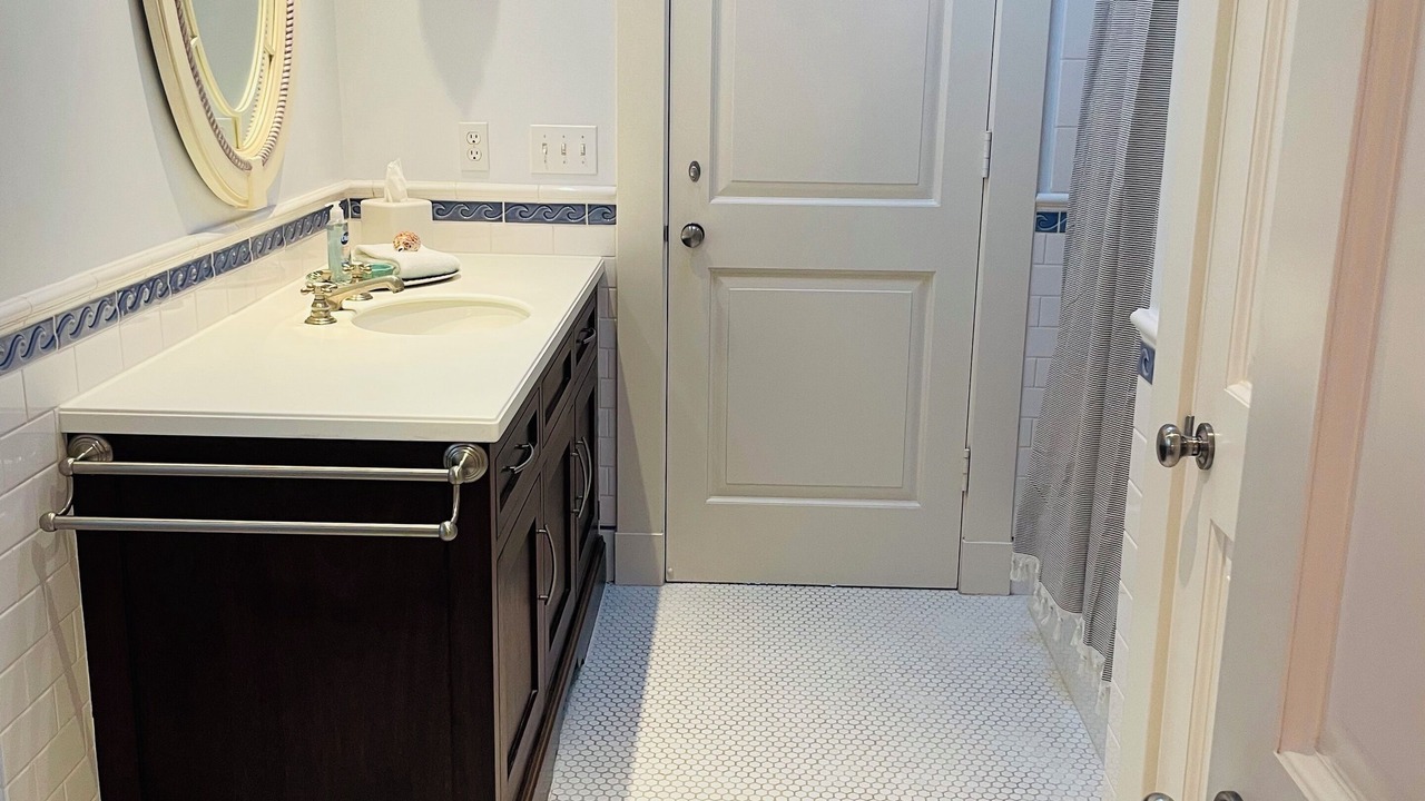Photo of Bathroom in Toro Canyon