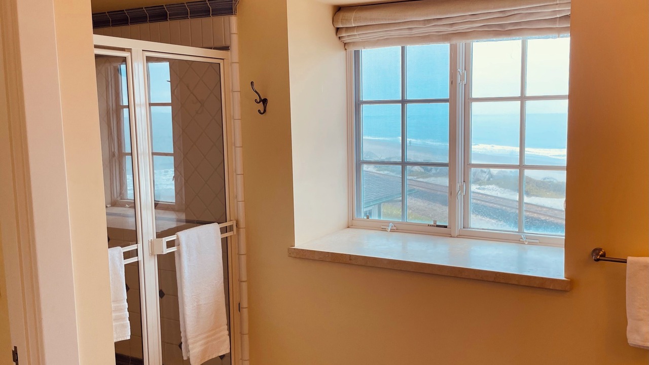 Photo of Bathroom in Toro Canyon
